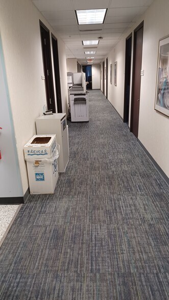 More Photos Of One Towne Sq, Southfield Office For Lease