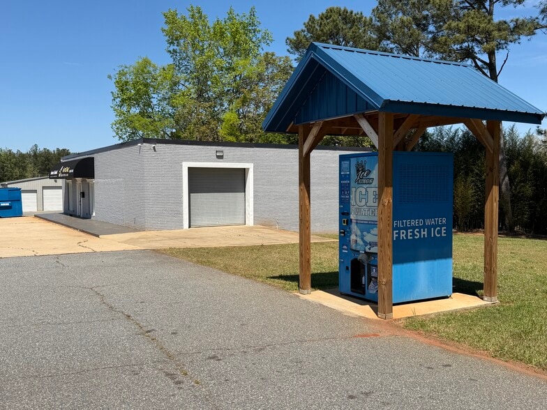 More Photos Of 3499 E River St, Anderson Convenience Store For Sale