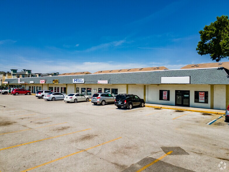 More Photos Of 6585 126th Ave N, Largo Convenience Store For Sale
