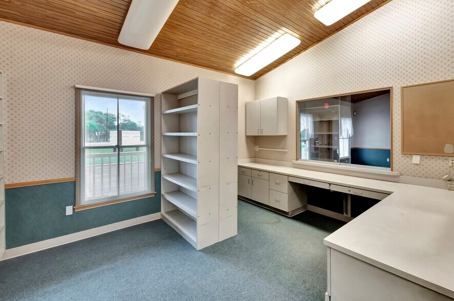 More Photos Of 8410 FM 236, Victoria Medical For Sale