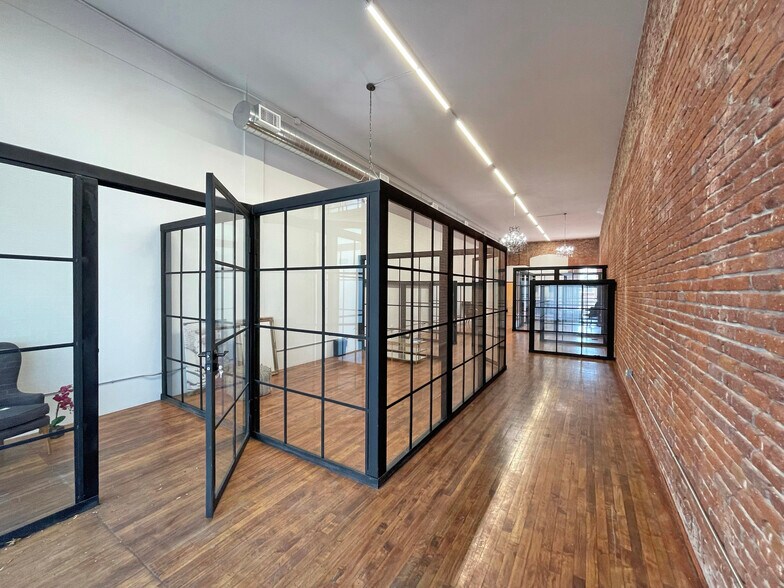 More Photos Of 7900-7914 Santa Monica Blvd, West Hollywood Storefront Retail Office For Lease