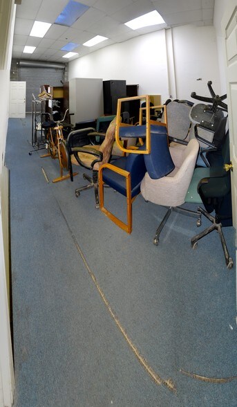 More Photos Of 8433 Backlick Rd, Lorton Flex For Lease