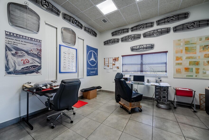 More Photos Of 209 N Industrial Loop, LaBelle Warehouse For Sale