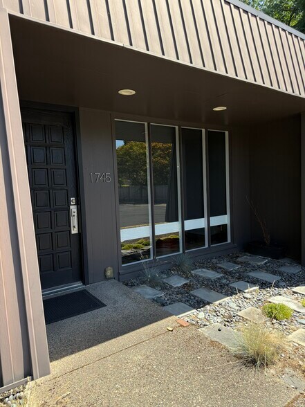More Photos Of 1745 NW Kings Blvd, Corvallis Office For Lease