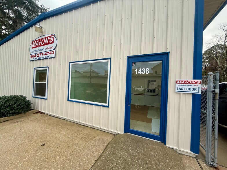 More Photos Of 1438 E Oak St, Fernandina Beach Service For Lease
