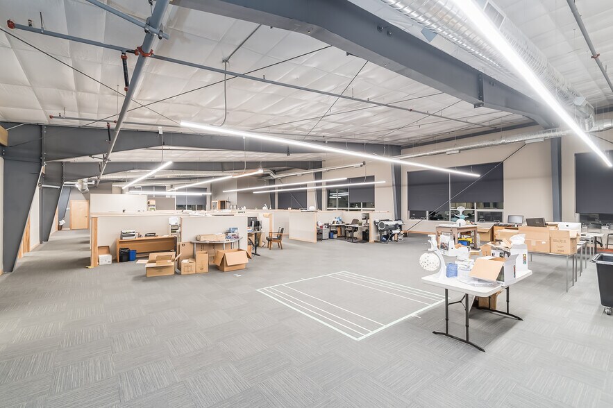 More Photos Of 913 Squalicum Way, Bellingham Distribution For Lease