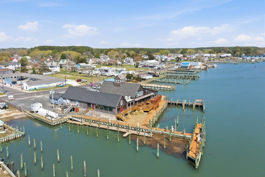 More Photos Of 17 Atlantic Ave, Wachapreague Restaurant For Sale