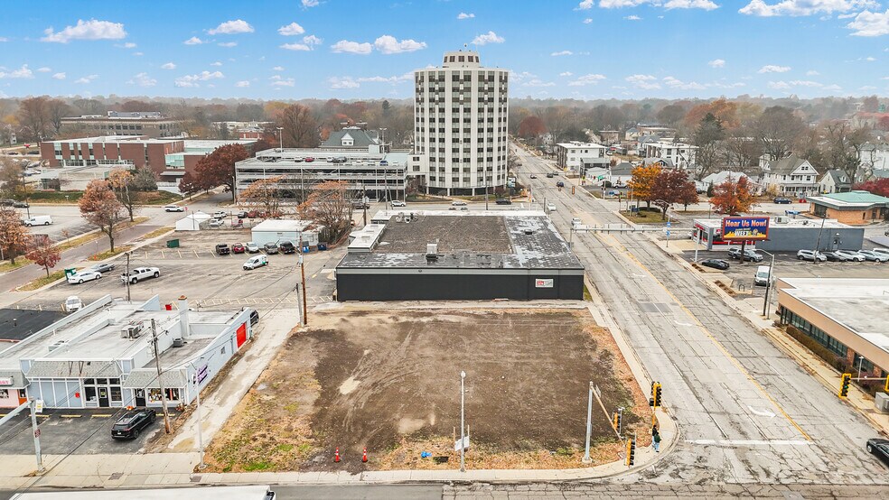More Photos Of 401 S Neil St, Champaign Land For Lease