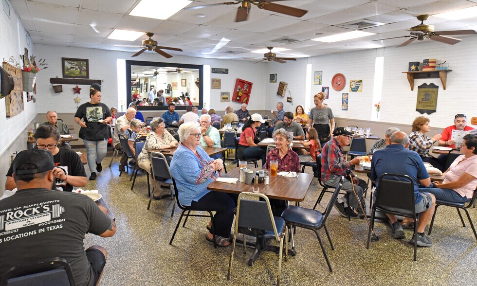 More Photos Of 1403 N Navarro St, Victoria Restaurant For Sale