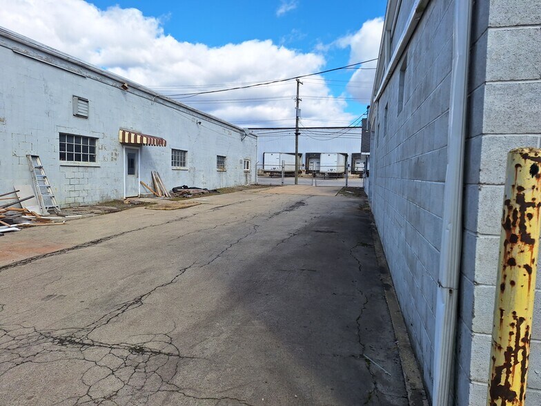 More Photos Of 200 Grand Ave, Clarion Warehouse For Lease