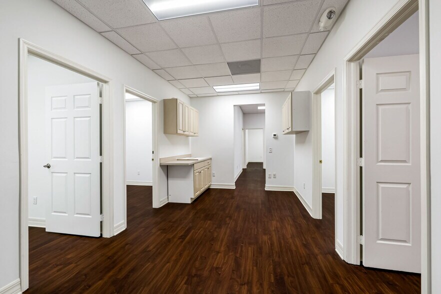 More Photos Of 8991 Daniels Center Dr, Fort Myers Medical For Sale