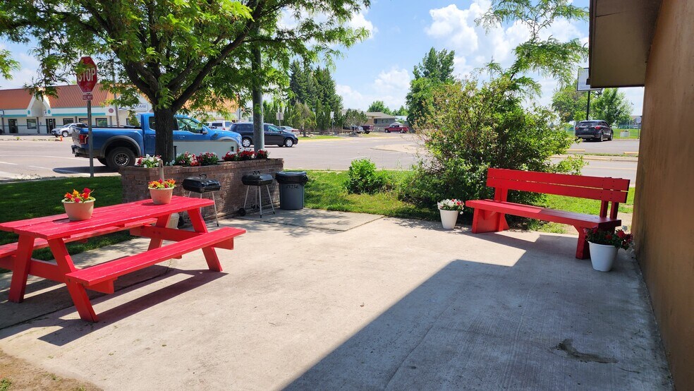 More Photos Of 1214 13th St S, Great Falls Hotel For Sale