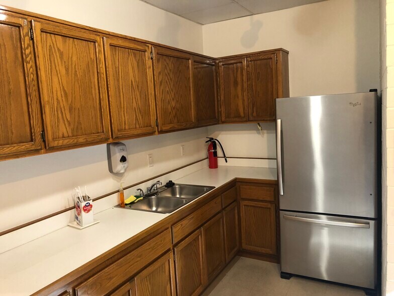 More Photos Of 23175-23177 La Cadena Dr, Laguna Hills Office For Lease