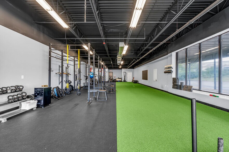 More Photos Of 781 Brick Blvd, Brick General Retail For Lease