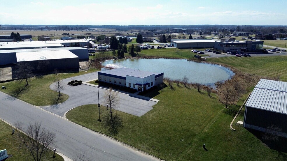 More Photos Of 950 Transport Dr, Valparaiso Flex For Lease