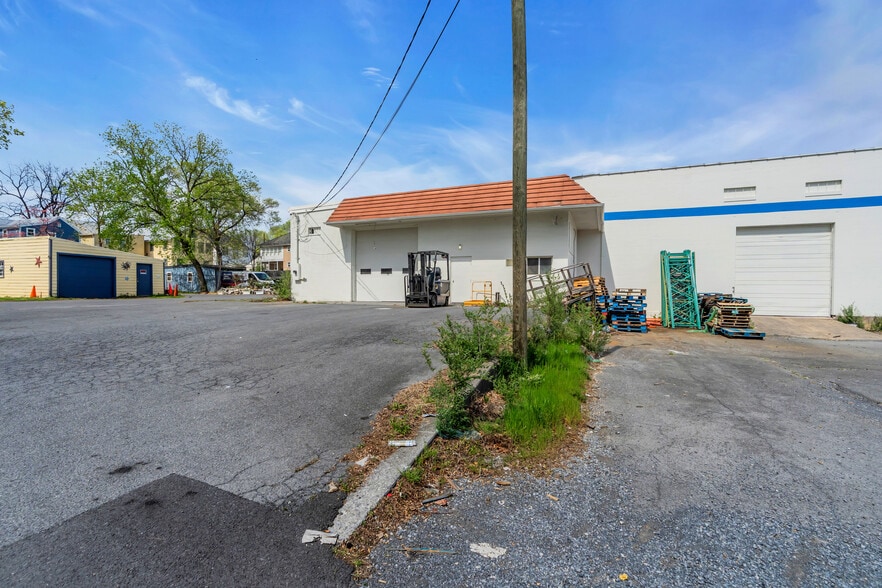 More Photos Of 449 N Cameron St, Winchester Manufacturing For Lease