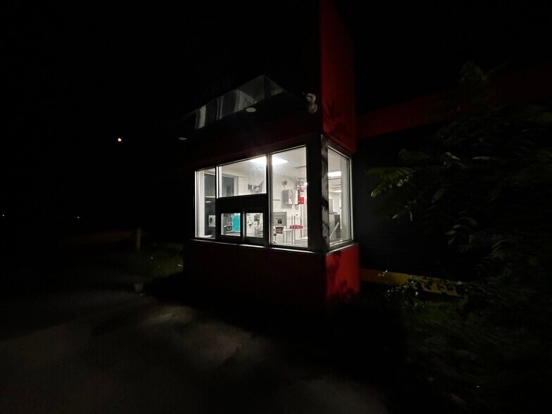 More Photos Of 327 Atherley Rd, Orillia Fast Food For Sale