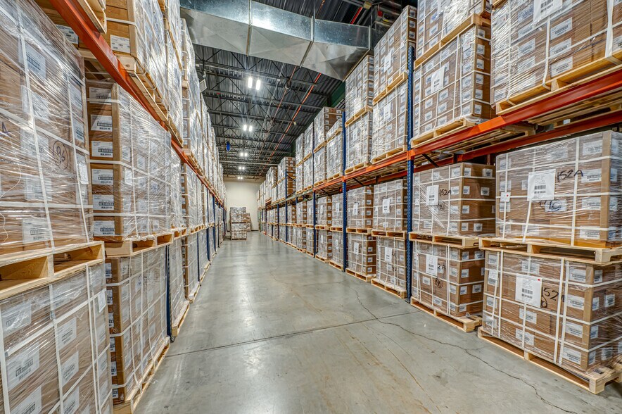 More Photos Of 30 Crossways E, Bohemia Manufacturing For Lease