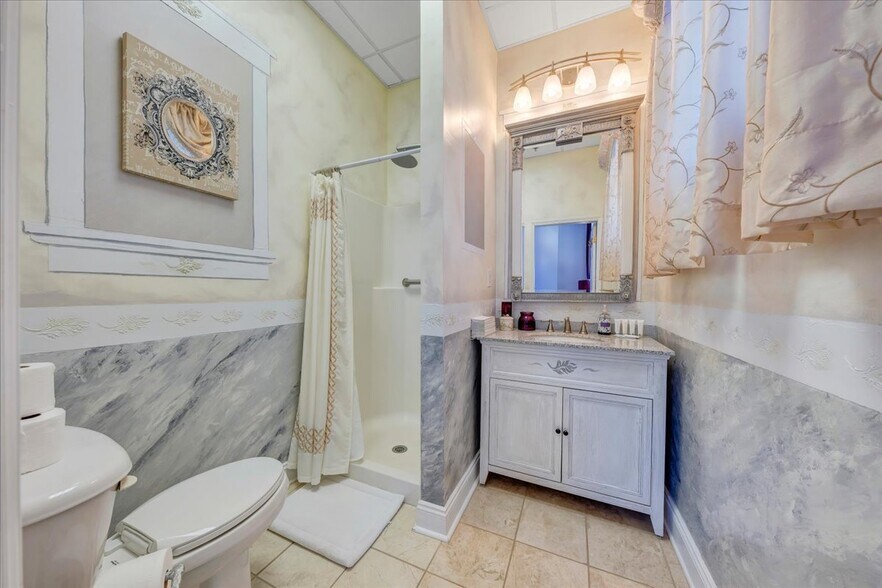 More Photos Of 812 E Main St, Bedford Lodge Meeting Hall For Sale