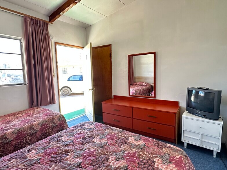 More Photos Of 5436 Lake Isabella Blvd, Lake Isabella Hotel For Sale