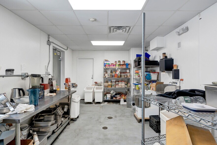 More Photos Of 93 Elm St, Old Saybrook Restaurant For Sale