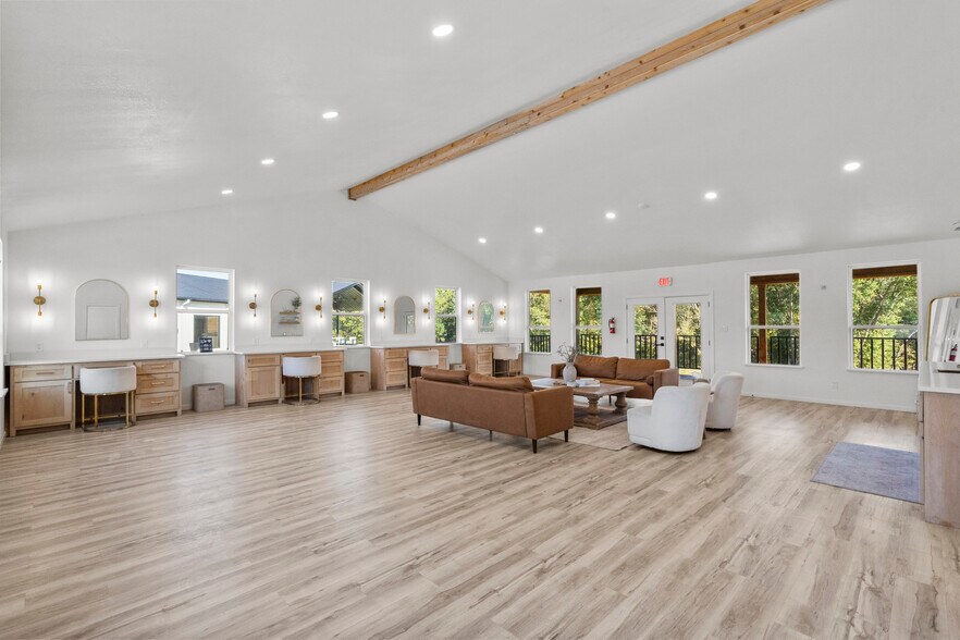 More Photos Of 9016 Private Road 2329, Terrell Lodge Meeting Hall For Sale