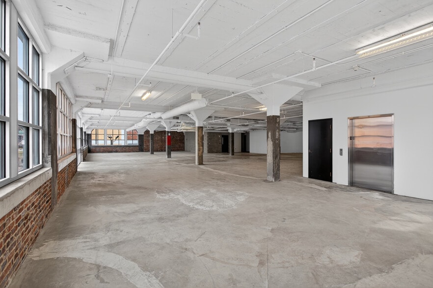 More Photos Of 111 Broadway, Nashville General Retail For Lease