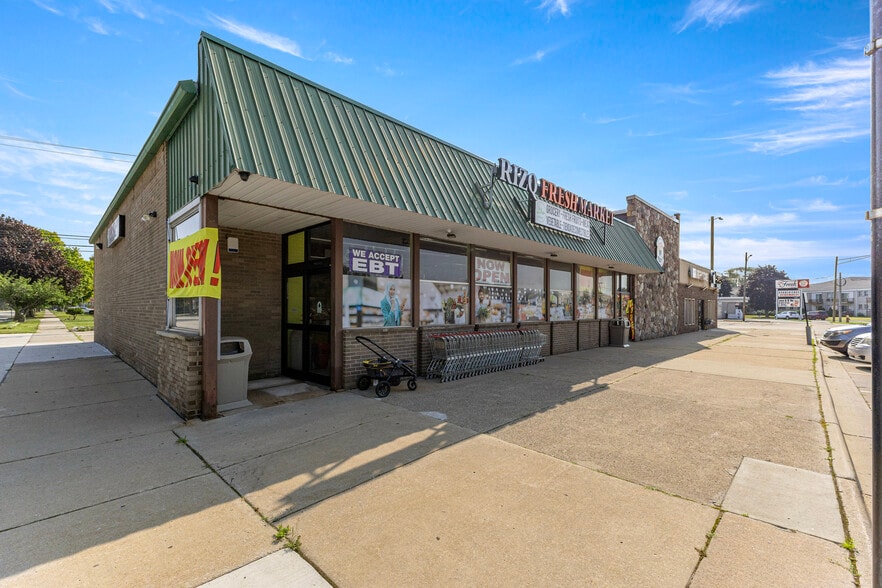 More Photos Of 14730 Champaign Rd, Allen Park Storefront Retail Office For Sale