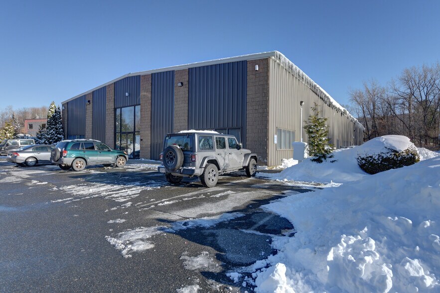 More Photos Of 4 Federico Dr, Pittsfield Office For Sale
