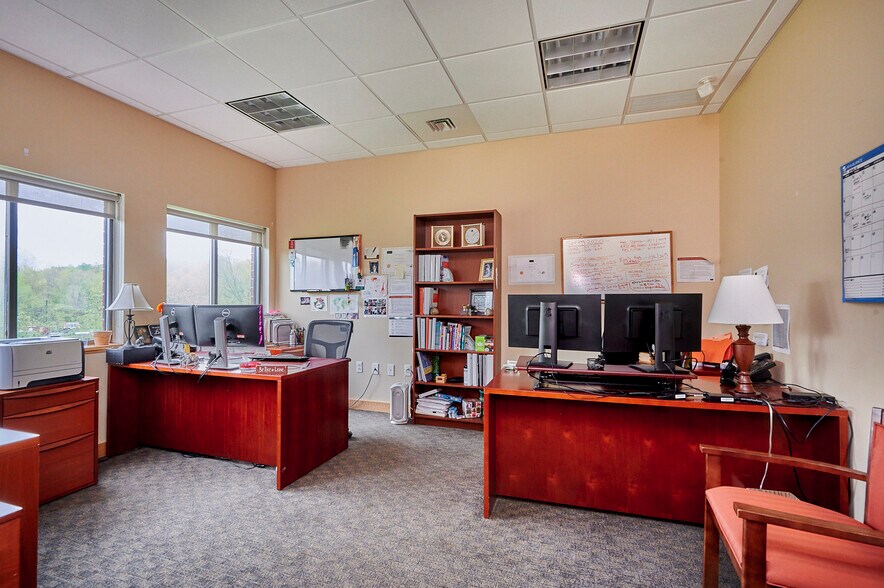 More Photos Of 100 University Dr, Amherst Medical For Lease