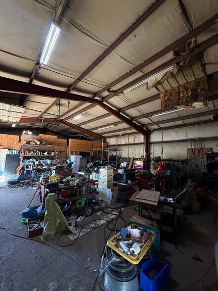 More Photos Of 11708 Euclaire Dr, Houston Industrial For Sale