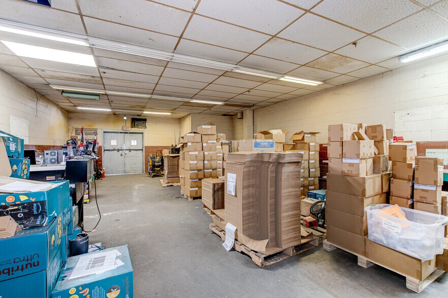 More Photos Of 1634 Olive Rd, Augusta Distribution For Sale