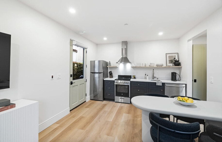 More Photos Of 1018 Garden St, Santa Barbara Hotel For Sale