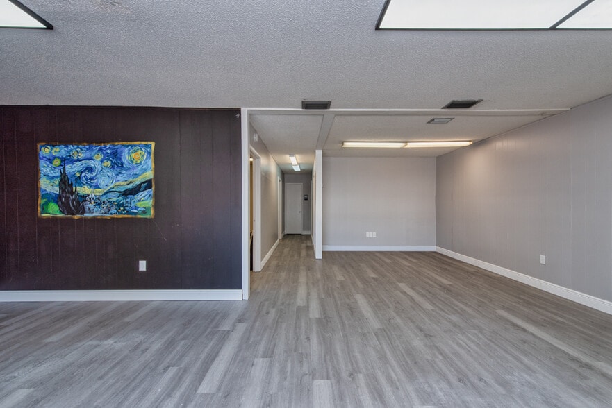 More Photos Of 7408 Commerce St, Riverview General Retail For Lease