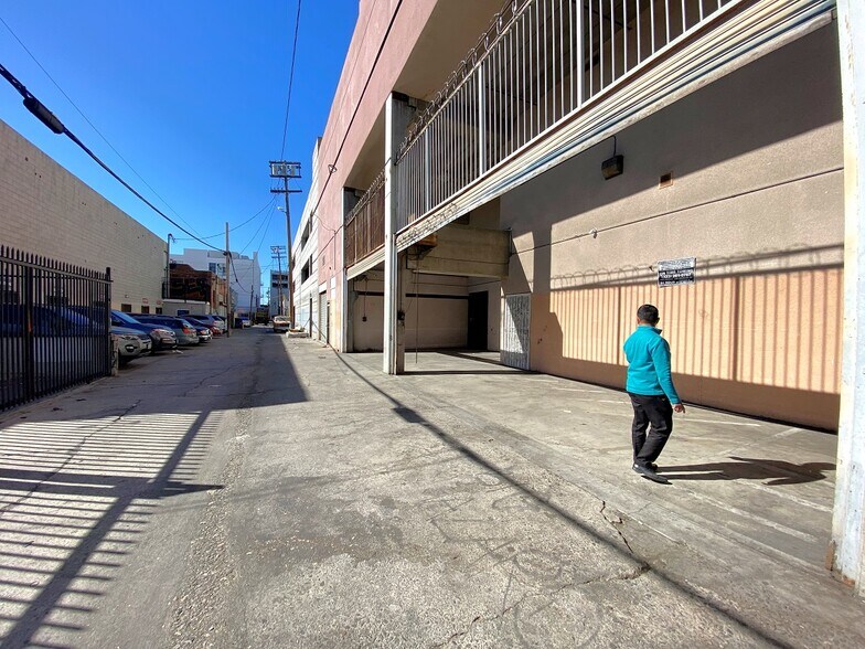 More Photos Of 1100 Wall St, Los Angeles General Retail For Lease