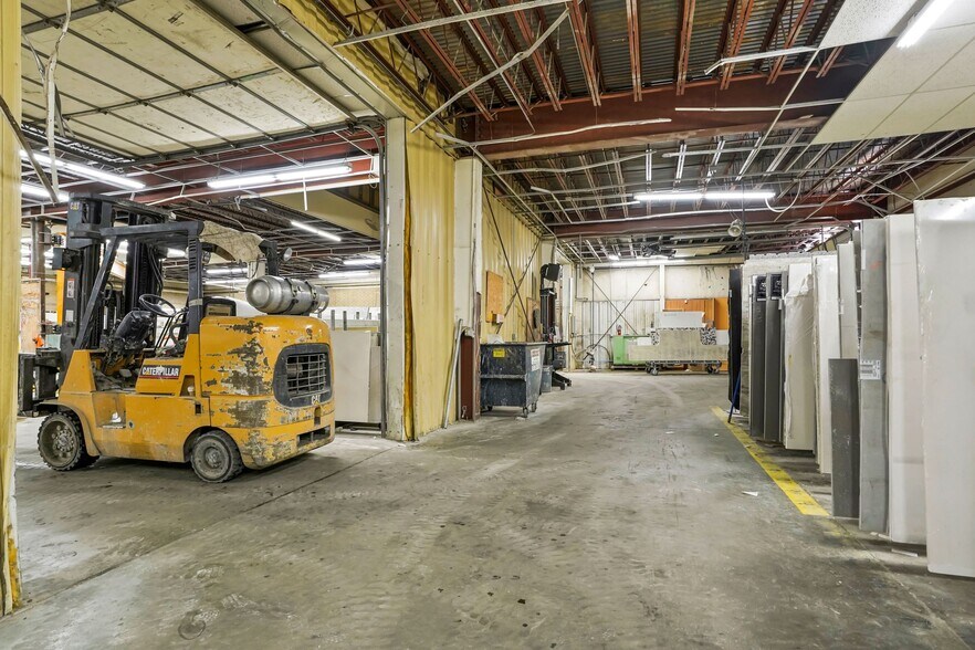 More Photos Of 3300 E 43rd Ave, Denver Manufacturing For Sale