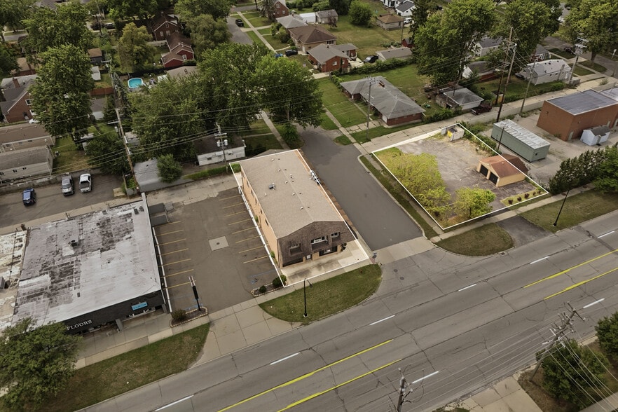 More Photos Of 23589-23593 Van Born Rd, Taylor Freestanding For Sale