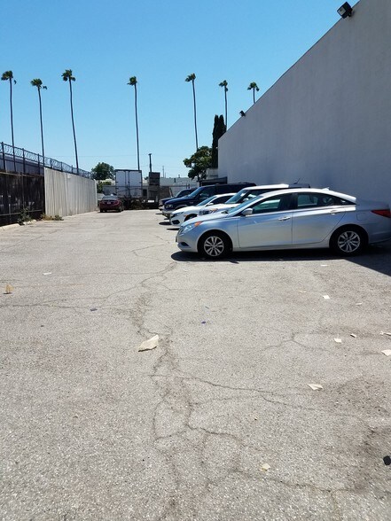 More Photos Of 1716 E 21st St, Los Angeles Manufacturing For Lease