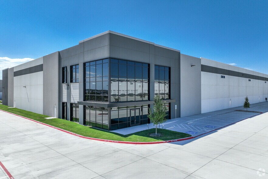 More Photos Of 4101 Northern Cross Blvd, Haltom City Unknown For Lease