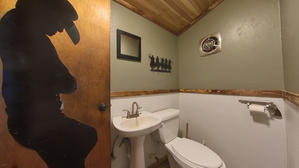 More Photos Of 5588 Highway 8, Deary General Retail For Sale