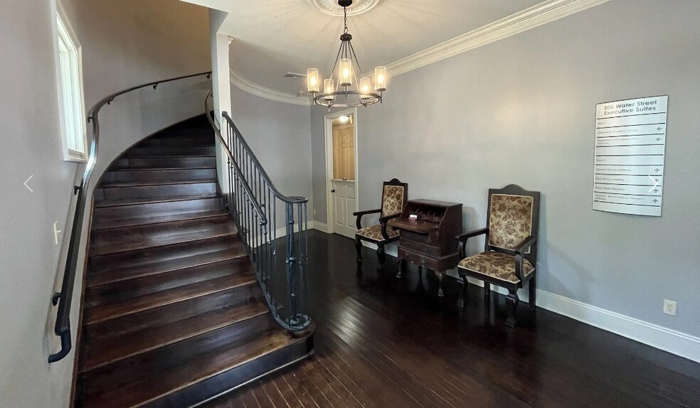 More Photos Of 506 Water St, Madisonville Office For Sale