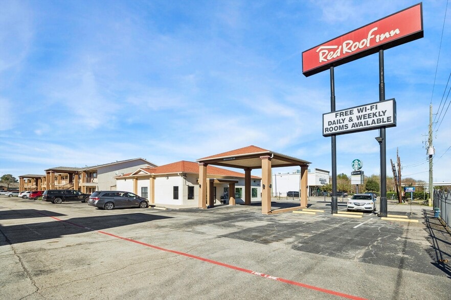 Primary Photo Of 20543 Interstate 45, Spring Hotel For Sale