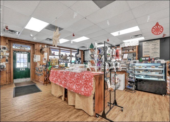 More Photos Of 100 Landenberg Rd, Landenberg Storefront For Sale