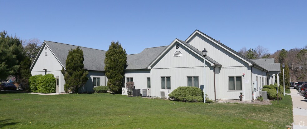 More Photos Of 182-186 W Montauk Hwy, Hampton Bays Medical For Lease