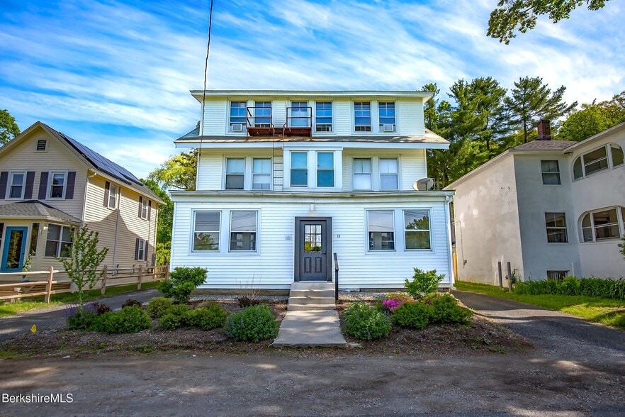 Primary Photo Of 13 Park St, Stockbridge Apartments For Sale