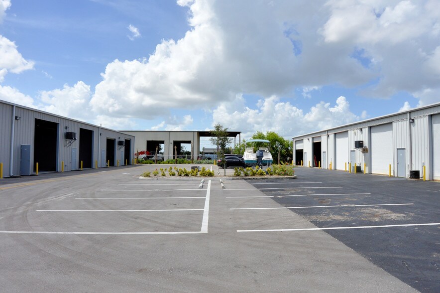 Primary Photo Of 1681-1687 Benchmark Ave, Fort Myers Warehouse For Lease