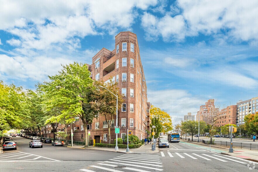 More Photos Of 10615 Queens Blvd, Forest Hills Multifamily For Sale