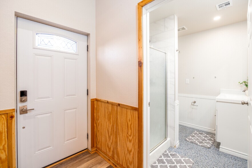 More Photos Of 12625 Sandpiper Rd, Thackerville Specialty For Sale