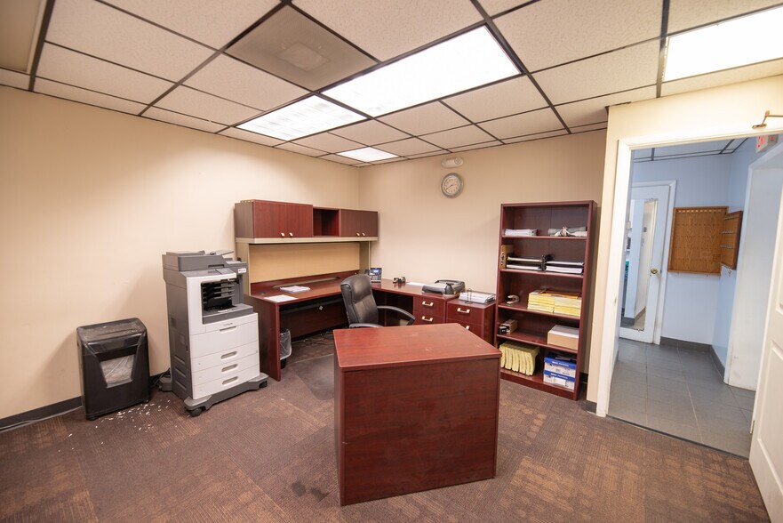 More Photos Of 6025 N Dale Mabry Hwy, Tampa Storefront Retail Office For Lease