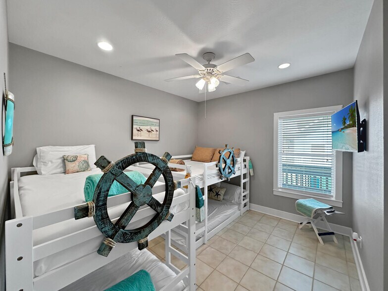 More Photos Of 944 Raymond, Crystal Beach Specialty For Sale